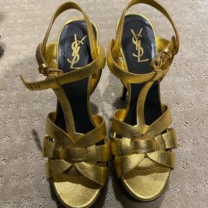 Yves Saint Laurent Classic Tribute Heels